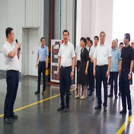 泰州市委常委、統戰部部長張小兵一行來泰隆調研